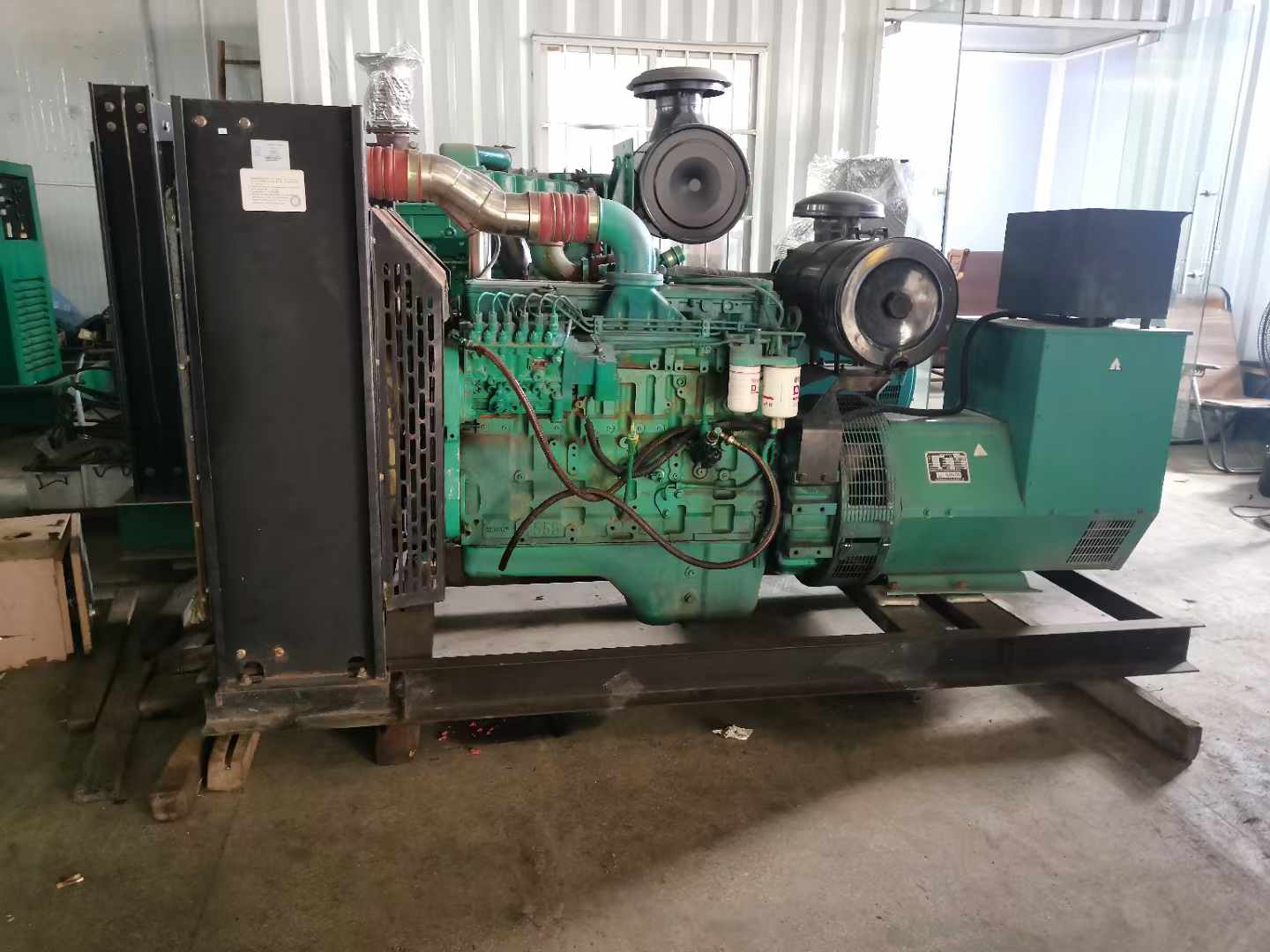 绥阳发电机租赁如何确定电缆的承载电流是否在安全范围内？