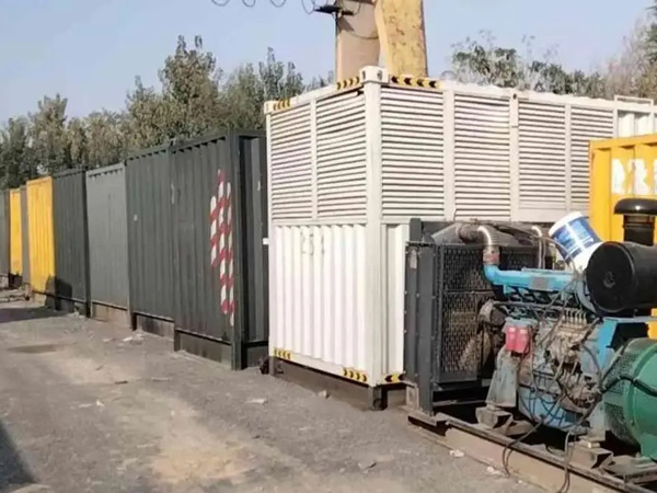 绥阳200KW柴油发电机机组每小时油耗是多少？